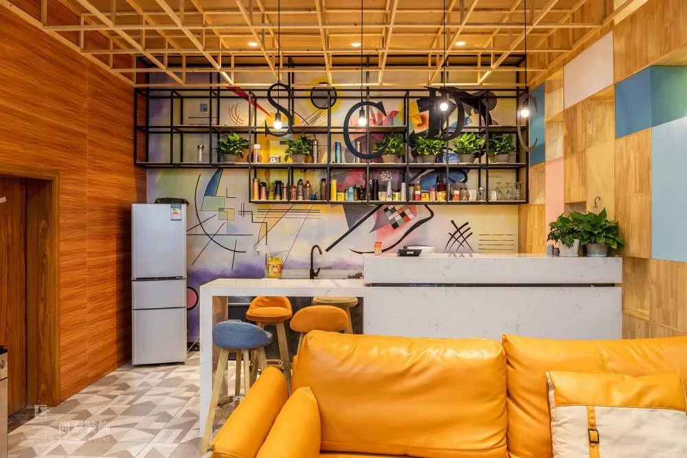 地產(chǎn)公司辦公室茶水間裝修實景圖