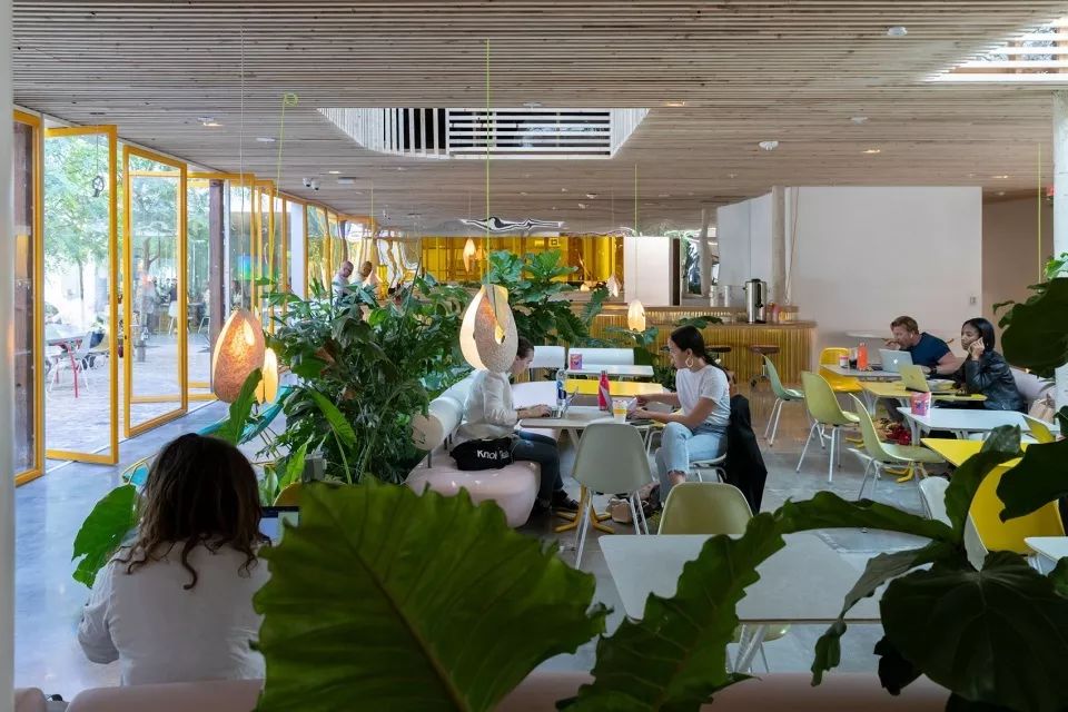 辦公室休閑區(qū)設計實景圖