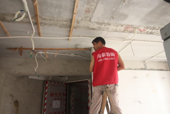 裝修工正在工作