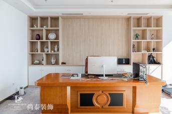 在設(shè)計和裝飾辦公室時，您如何融入這些元素？