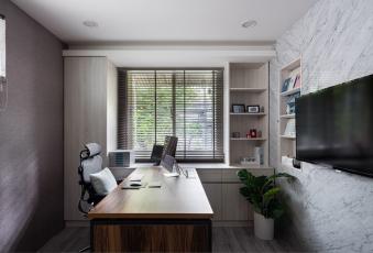辦公室裝修效果圖：25 坪長型老屋全面重啟！休閑吧臺、旋轉(zhuǎn)書柜，待九個小時也不倦怠
