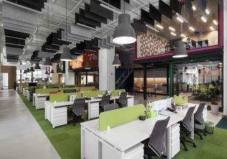 辦公室裝修設(shè)計(jì):草皮綠意宛如大自然，在這上班我可以!