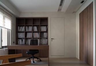 現(xiàn)代風(fēng)共享辦公室，透明玻璃書(shū)墻區(qū)隔空間、分享采光成空間焦點(diǎn)