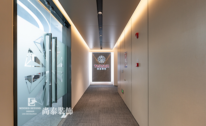 深圳市龍華區(qū)科技公司辦公室裝修效果圖